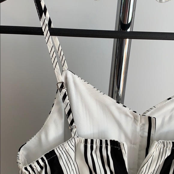 Boohoo shorts romper black and white strips - Picture 4 of 5